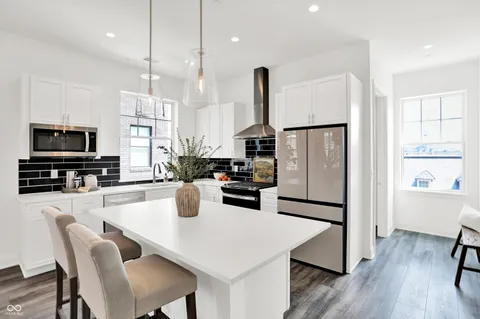 $675,000 | 920 Veterans Way, Unit 204, Carmel, IN 46032