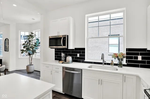 $675,000 | 920 Veterans Way, Unit 204, Carmel, IN 46032