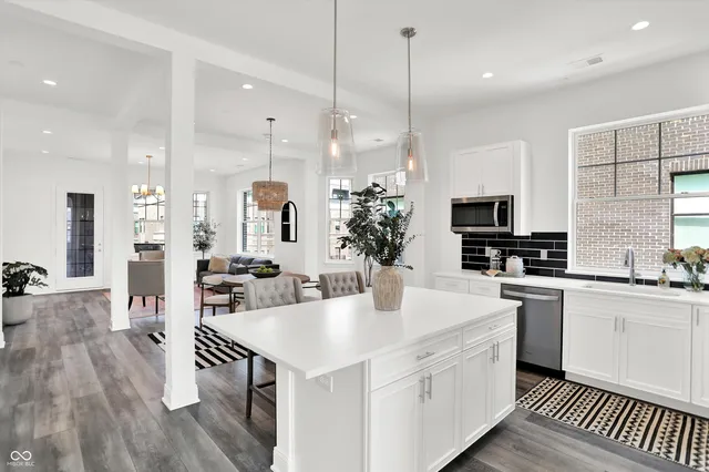 $675,000 | 920 Veterans Way, Unit 204, Carmel, IN 46032