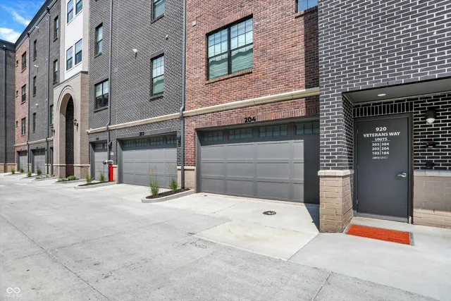 $675,000 | 920 Veterans Way, Unit 204, Carmel, IN 46032