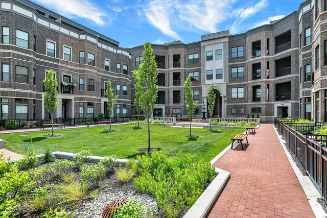 $675,000 | 920 Veterans Way, Unit 204, Carmel, IN 46032