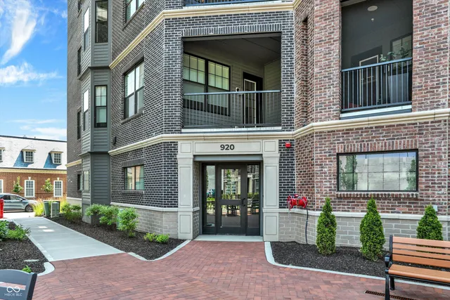 $675,000 | 920 Veterans Way, Unit 204, Carmel, IN 46032