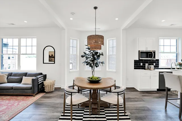 $675,000 | 920 Veterans Way, Unit 204, Carmel, IN 46032