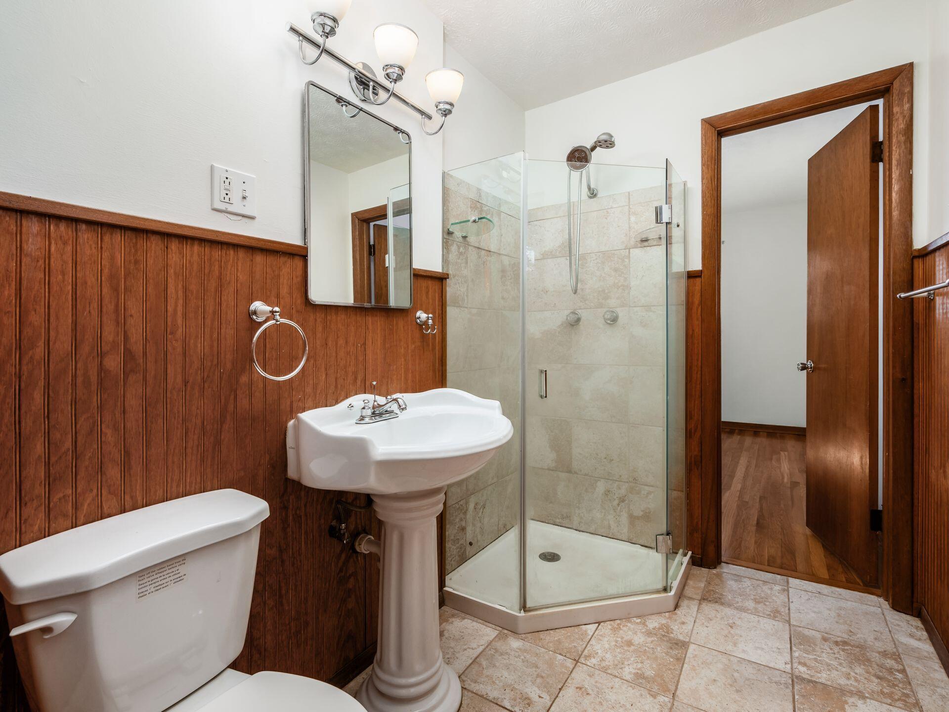 432 James Road Columbus, OH 43230 - Photo 23 of 43 023_42b6d1_N 432 James rd 051