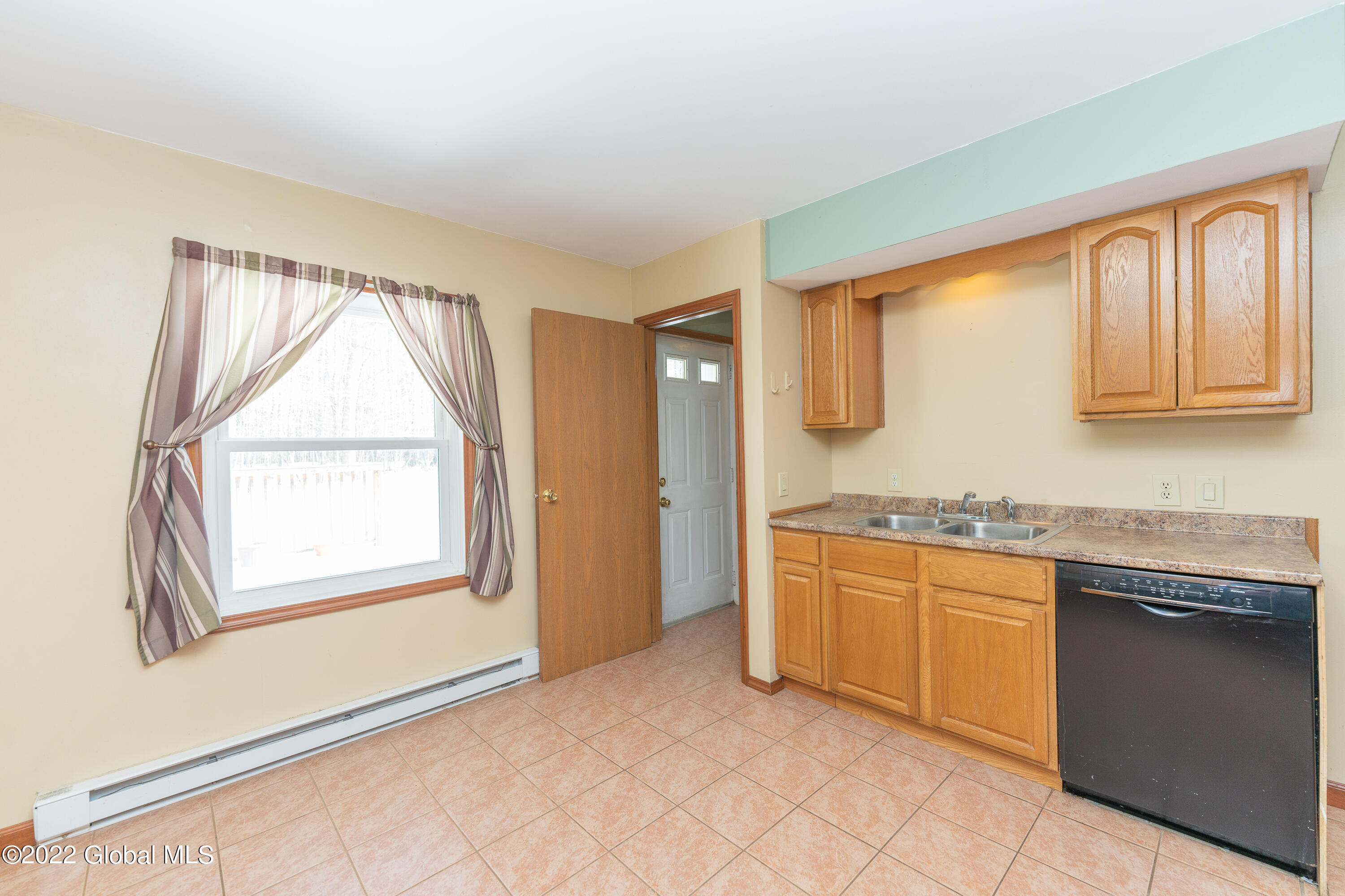 192 Weatherwax Road Poestenkill, NY 12140 - Photo 29 of 76 3 Kitchen 4