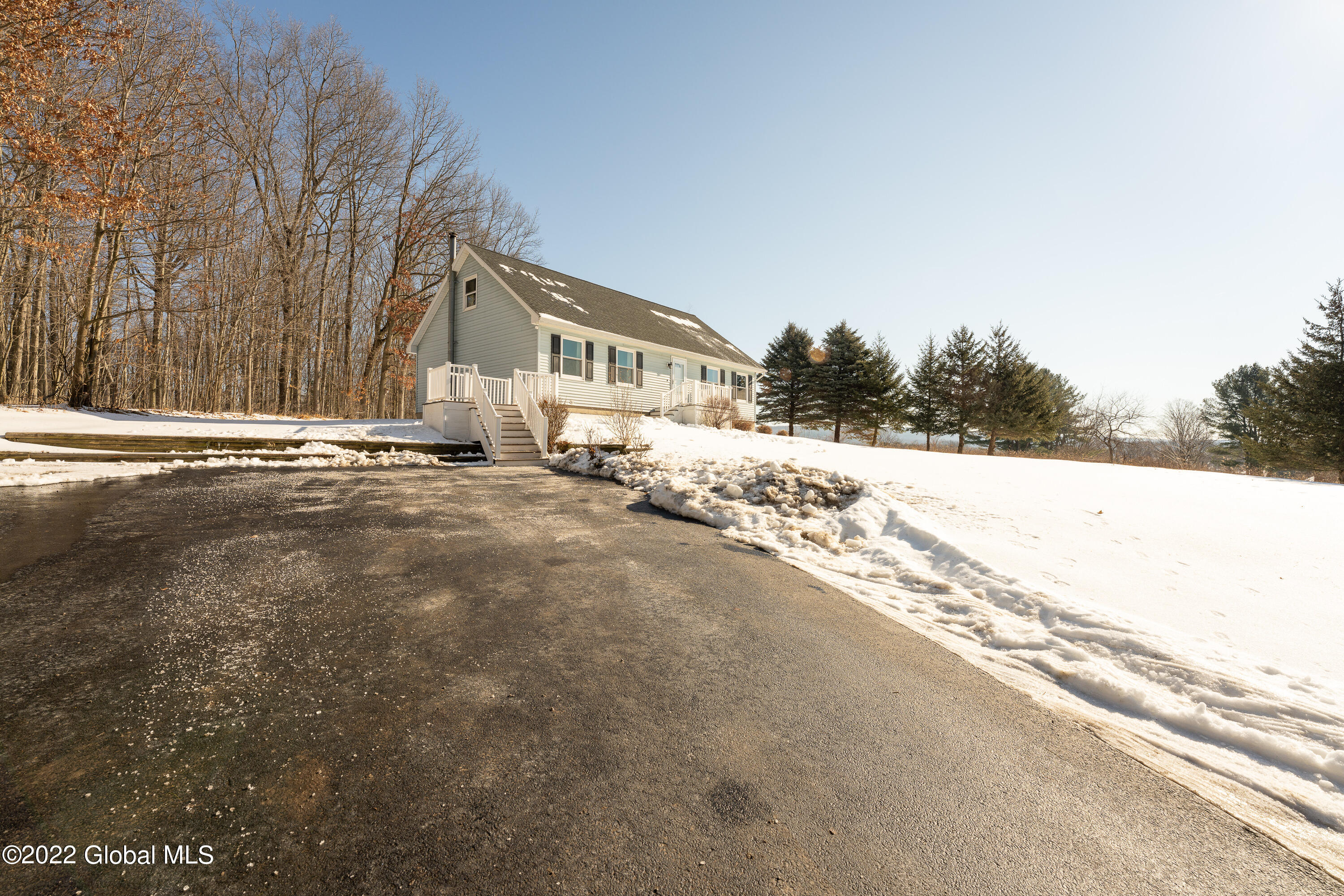 192 Weatherwax Road Poestenkill, NY 12140 - Photo 9 of 76 0 Front 4