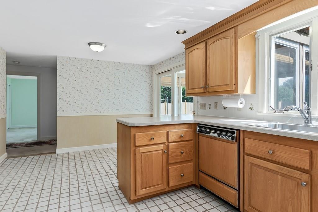 31 Pickman Road Salem, MA 01970 - Photo 11 of 35