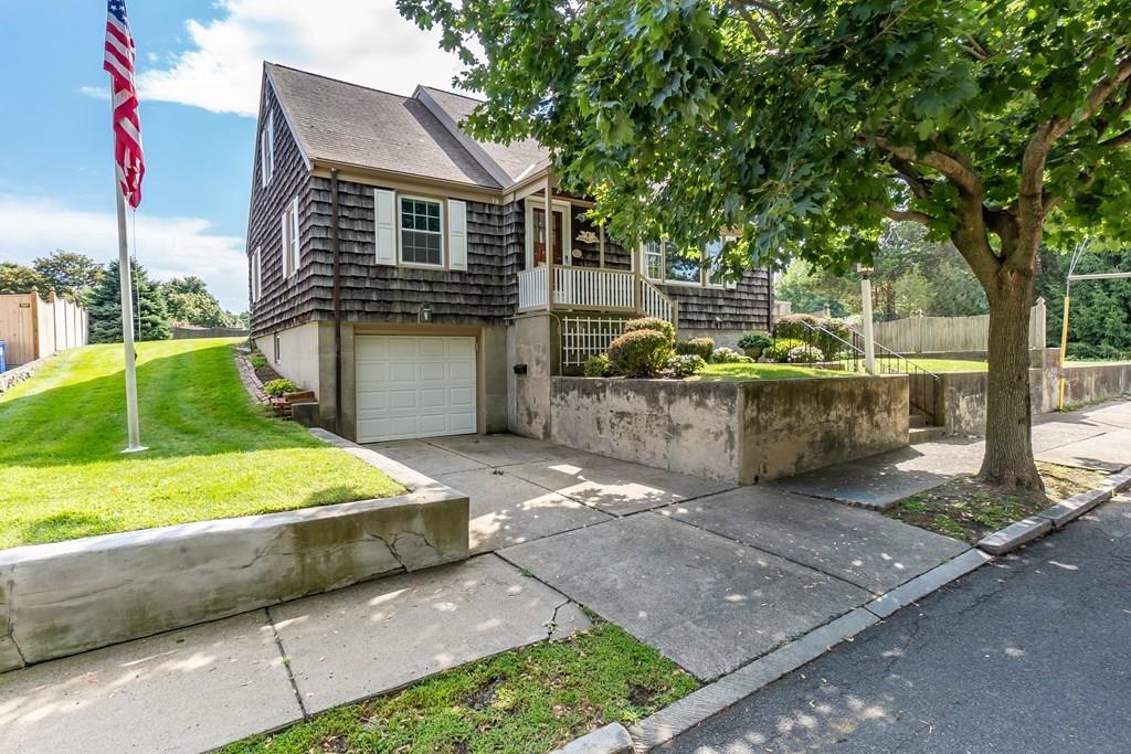 31 Pickman Road Salem, MA 01970 - Photo 3 of 35