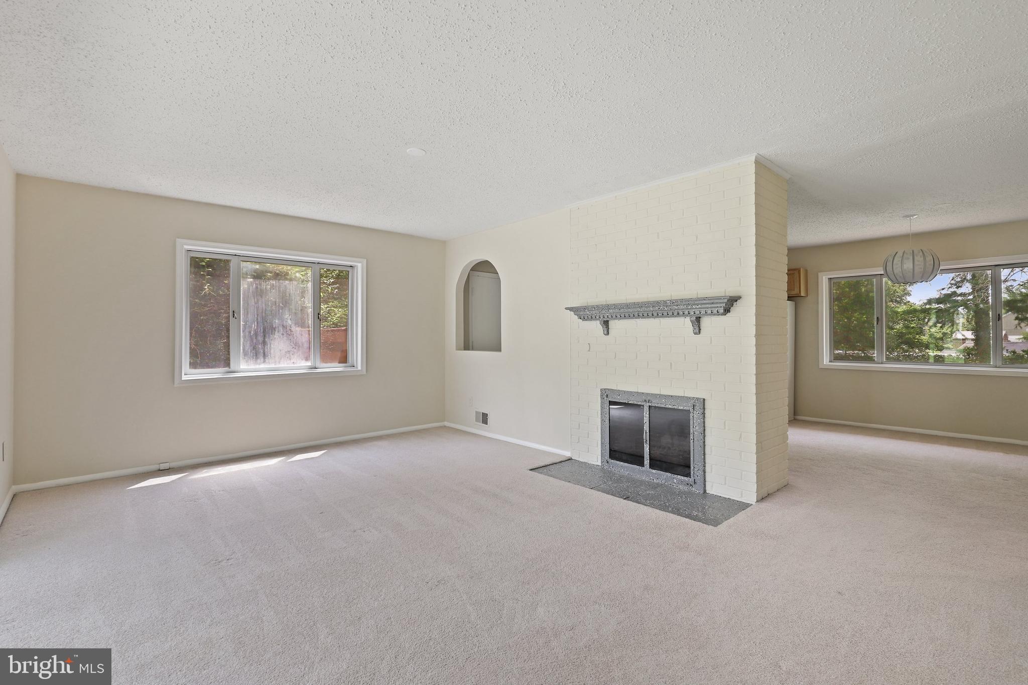 7405 Kelvin Place Springfield, VA 22151 - Photo 3 of 38