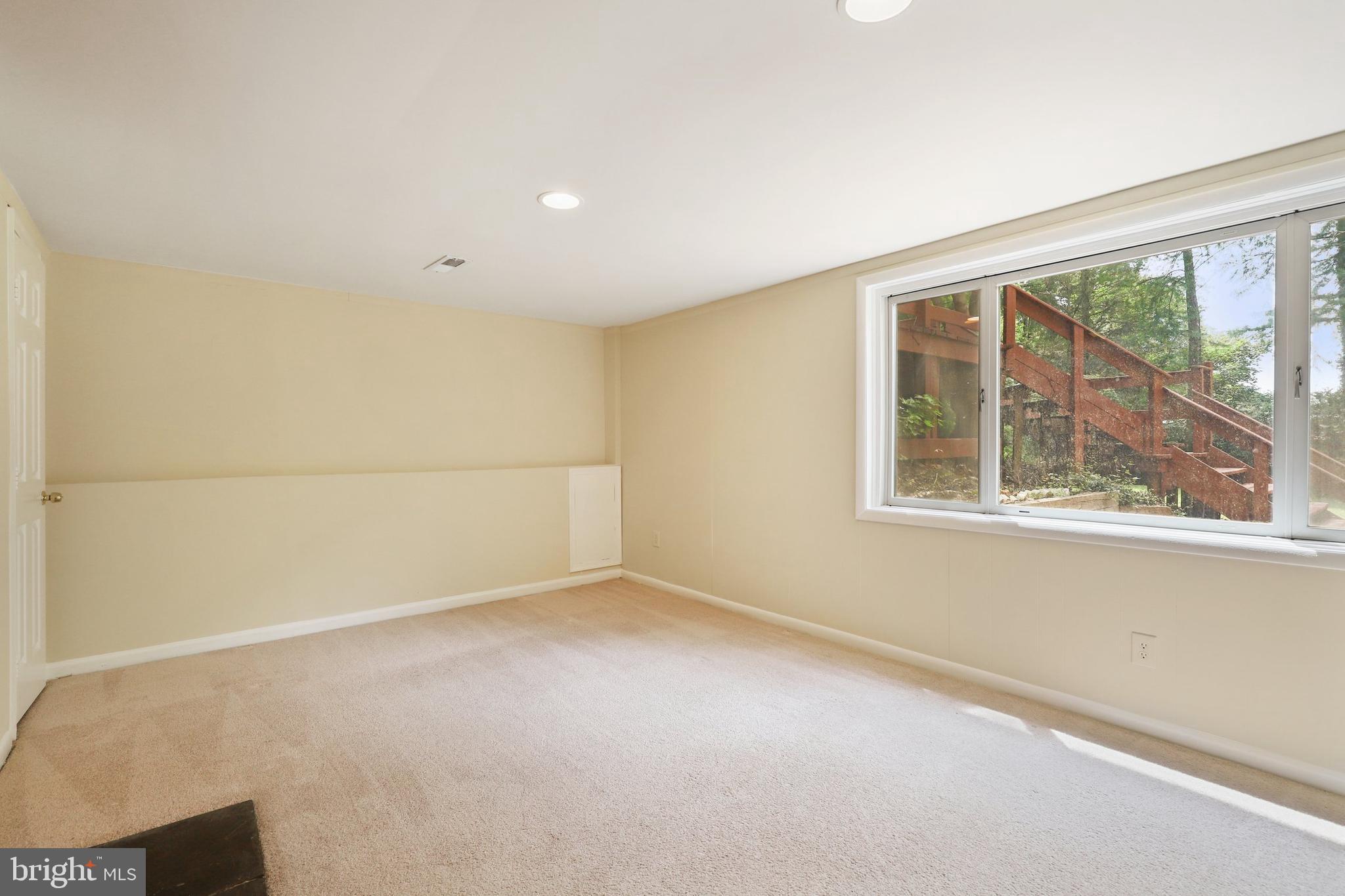 7405 Kelvin Place Springfield, VA 22151 - Photo 26 of 38