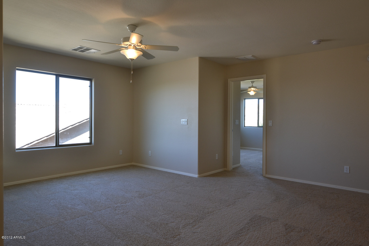 2414 West Peak View Road Phoenix, AZ 85085 - Photo 15 of 38 Loft 2
