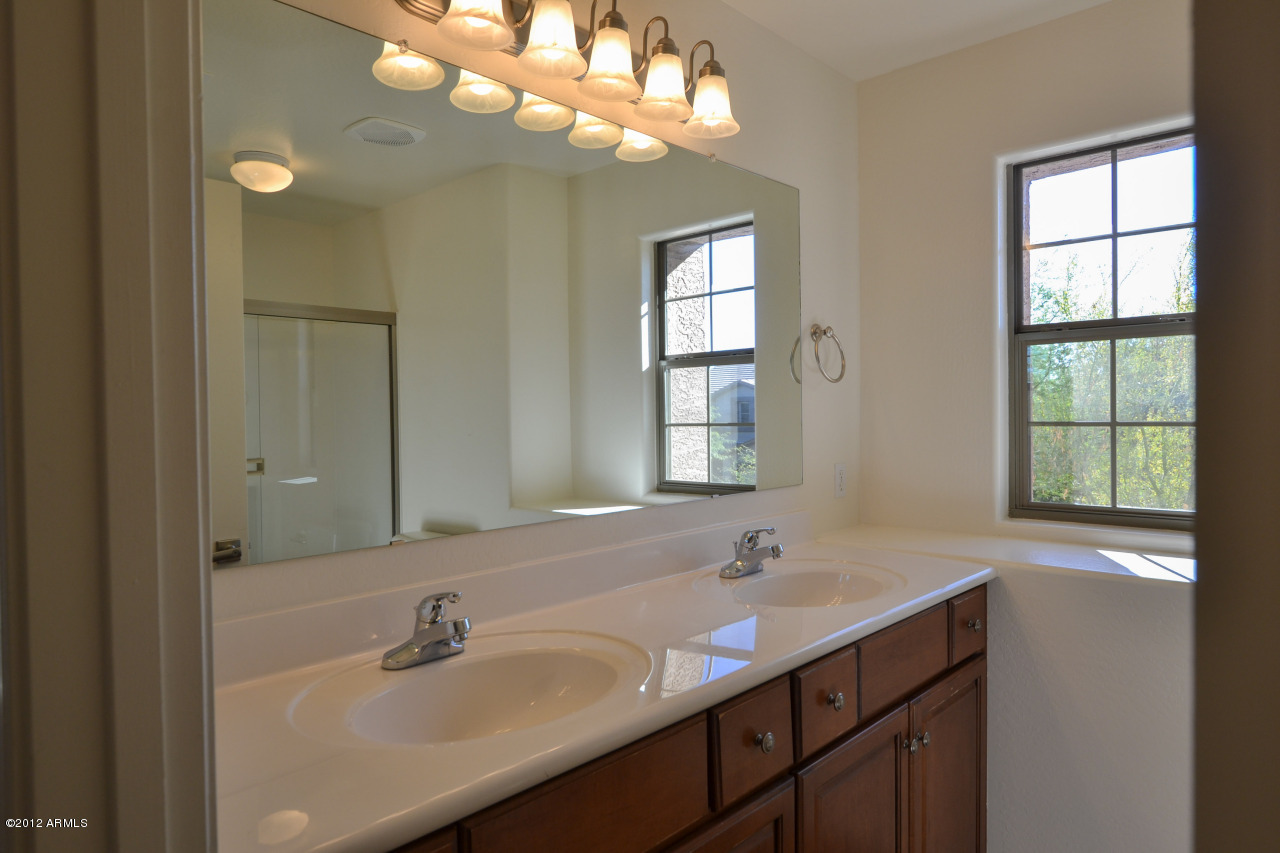2414 West Peak View Road Phoenix, AZ 85085 - Photo 31 of 38 Bathroom 2