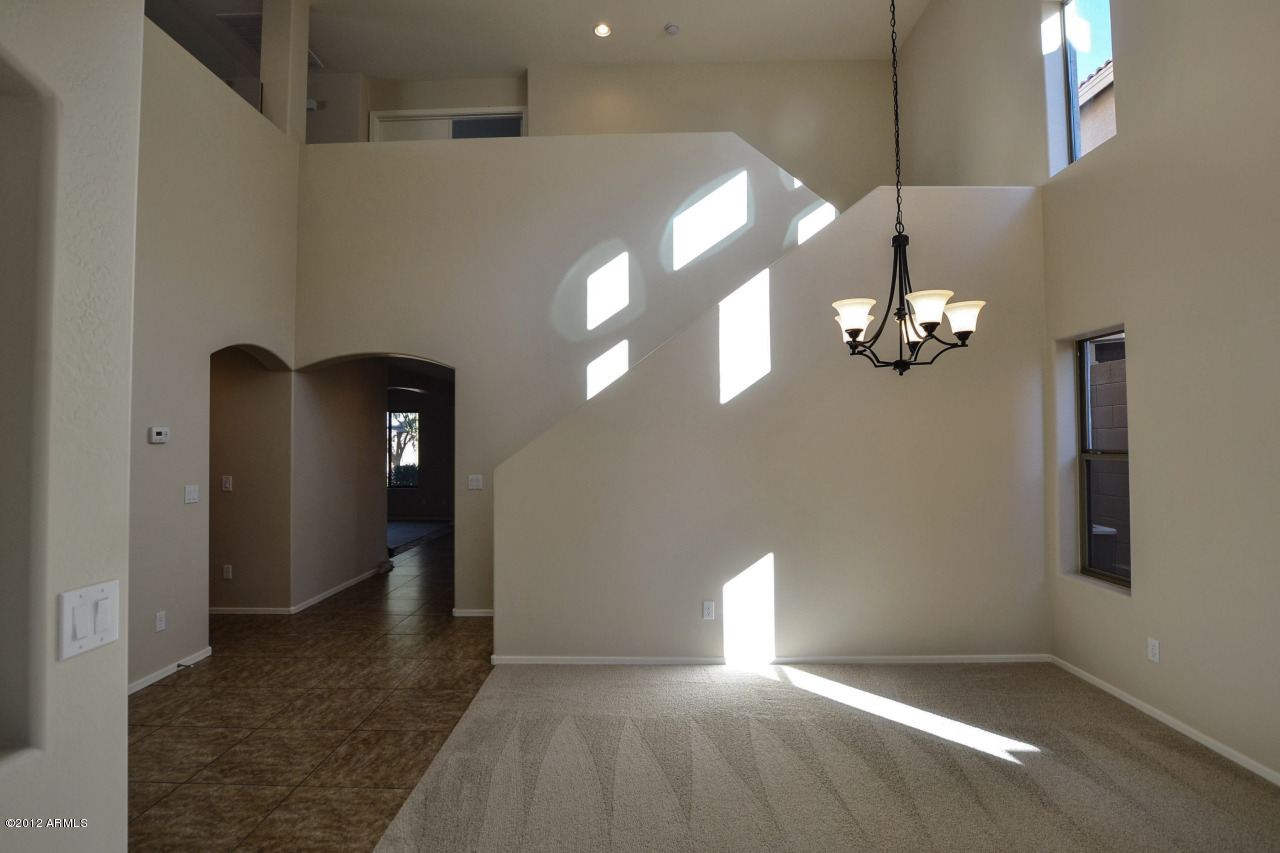 2414 West Peak View Road Phoenix, AZ 85085 - Photo 4 of 38 Living Dining