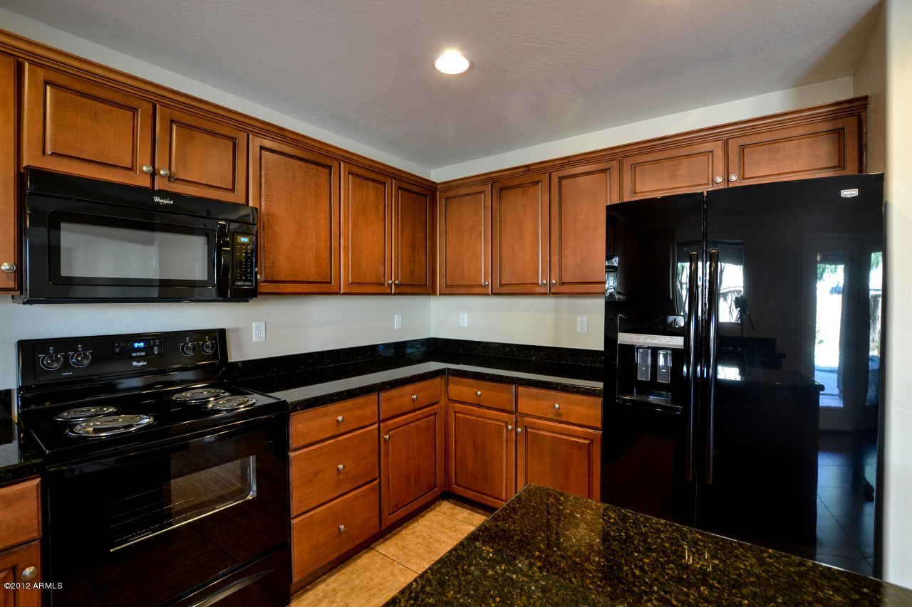2414 West Peak View Road Phoenix, AZ 85085 - Photo 9 of 38 Kitchen 3