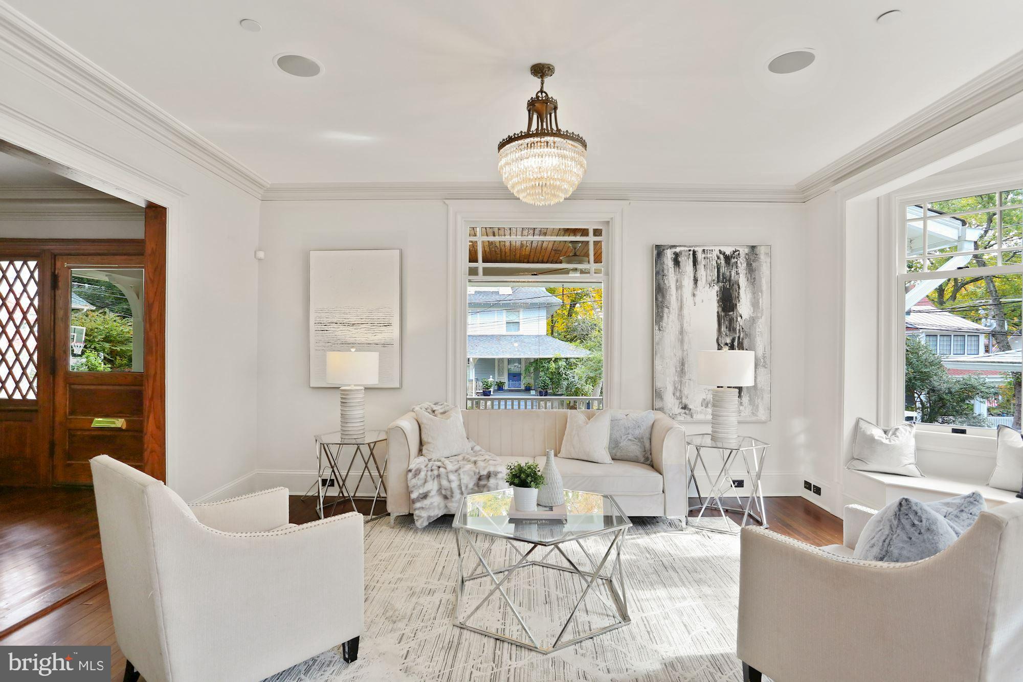 3310 Ross Place Northwest Washington, DC 20008 - Photo 15 of 67 Living Room