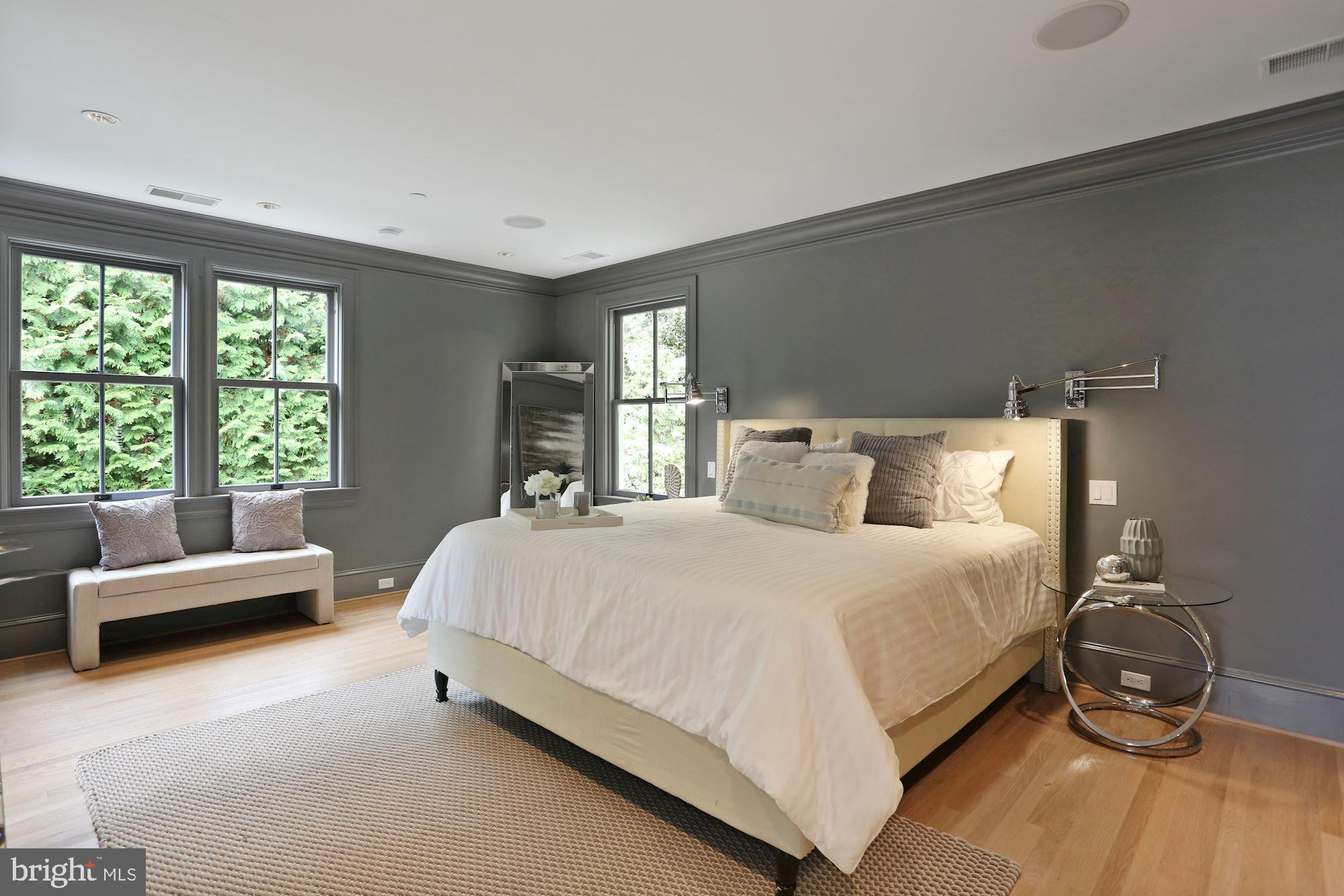 3310 Ross Place Northwest Washington, DC 20008 - Photo 24 of 67 Large Primary Bedroom