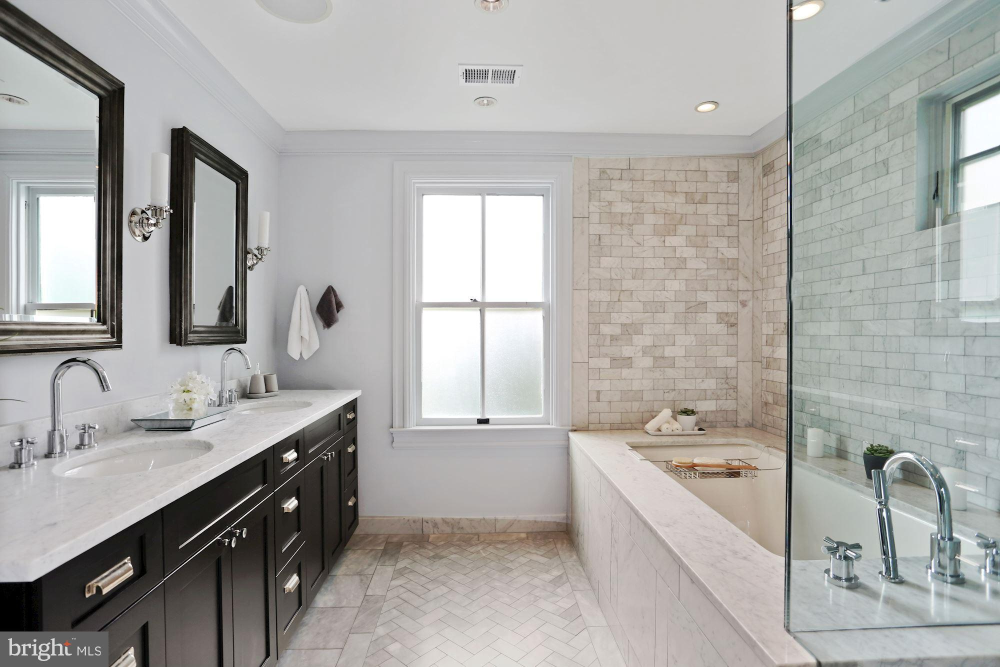 3310 Ross Place Northwest Washington, DC 20008 - Photo 27 of 67 Primary Bathroom