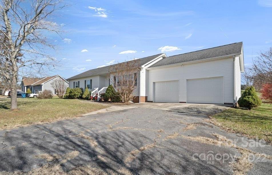 3874 Herman Sipe Road Conover, NC 28613 - Photo 3 of 34 Gallery Image 3