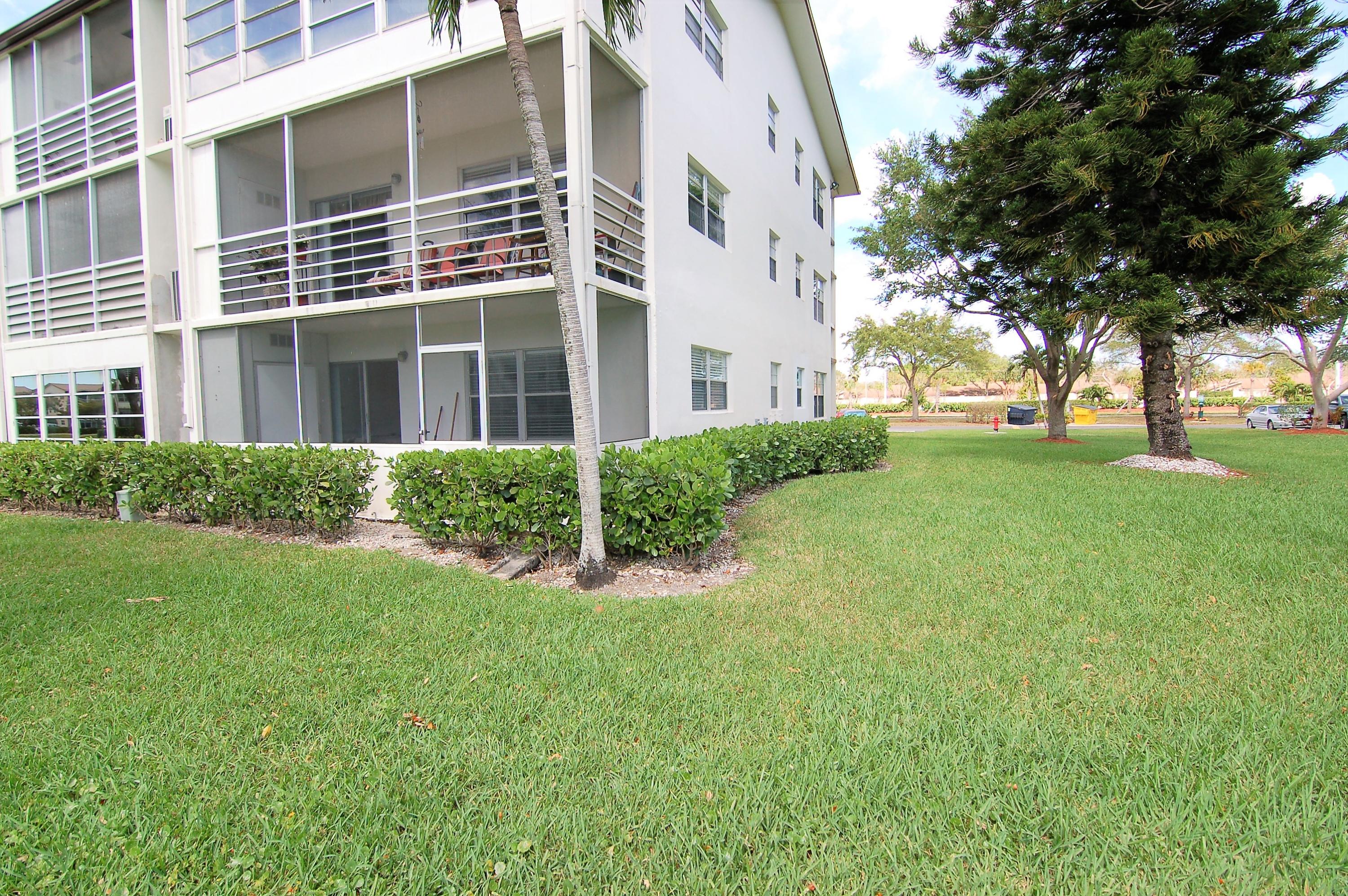 547 Mansfield M, Unit 547 Boca Raton, FL 33434 - Photo 14 of 25 BACK VIEW 2