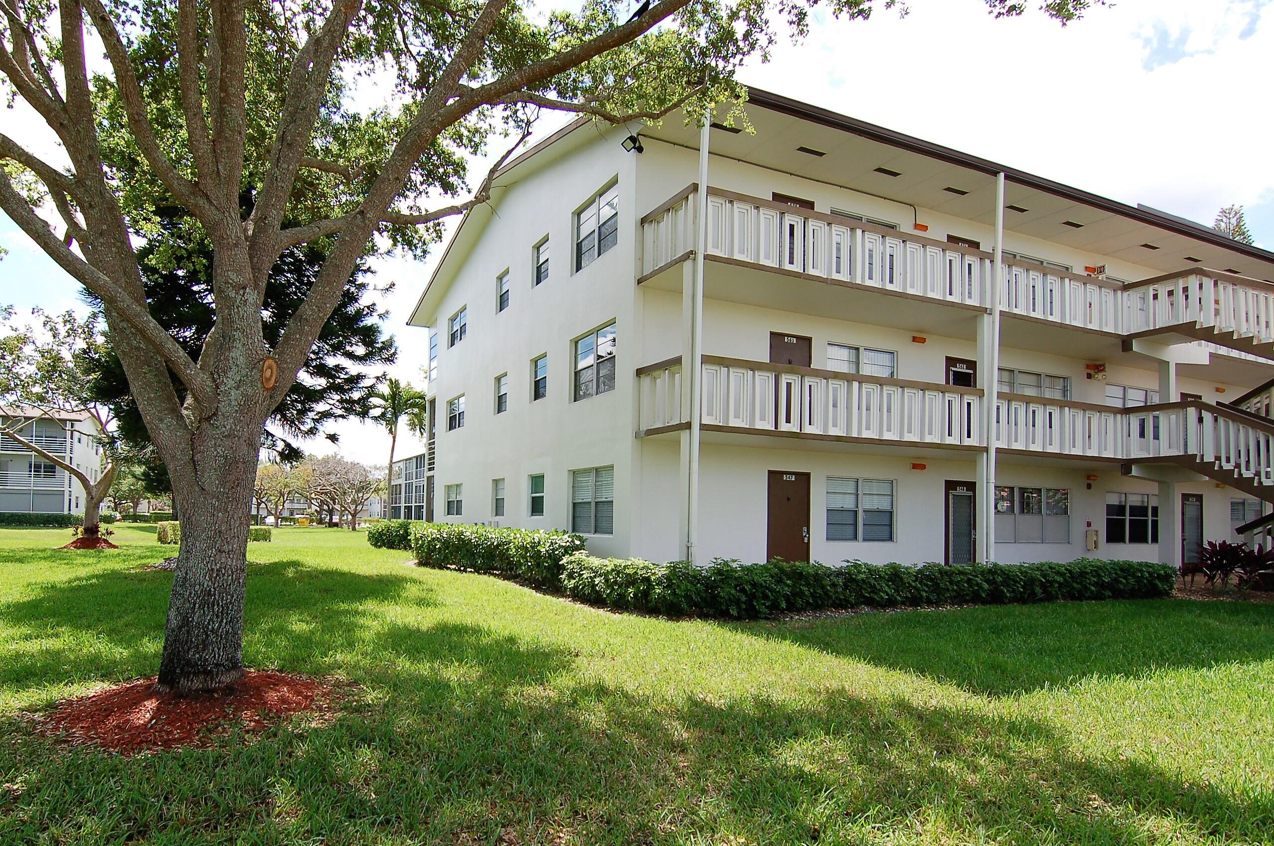 547 Mansfield M, Unit 547 Boca Raton, FL 33434 - Photo 21 of 25 FRONT 2