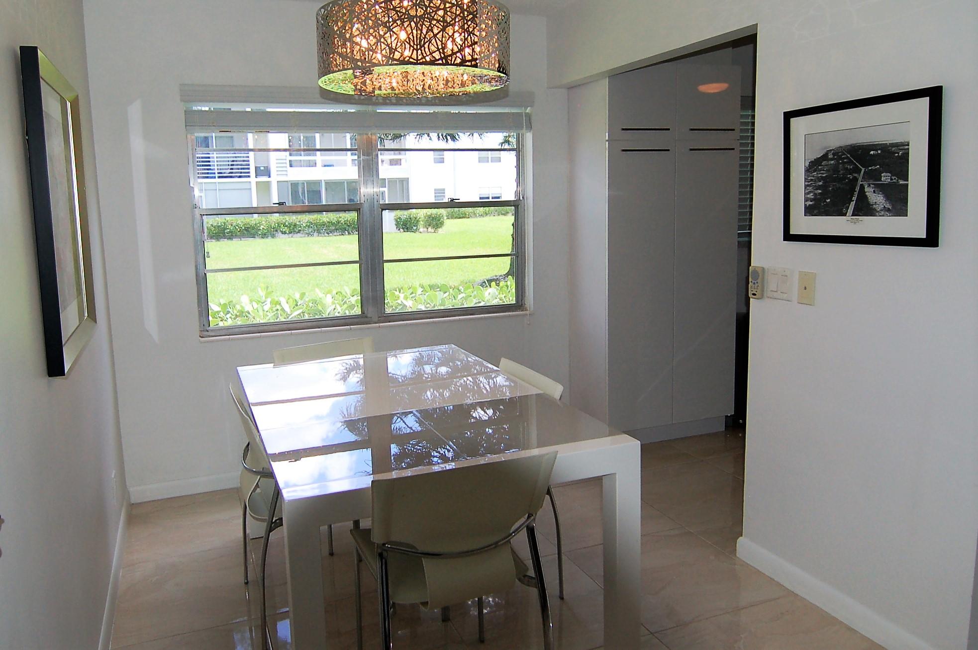 547 Mansfield M, Unit 547 Boca Raton, FL 33434 - Photo 4 of 25 DINING