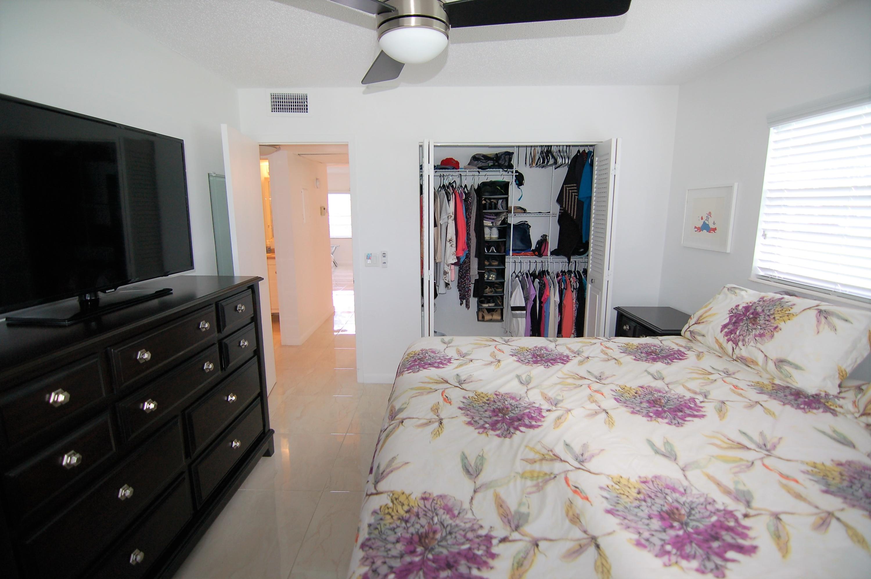 547 Mansfield M, Unit 547 Boca Raton, FL 33434 - Photo 6 of 25 BEDROOM 1