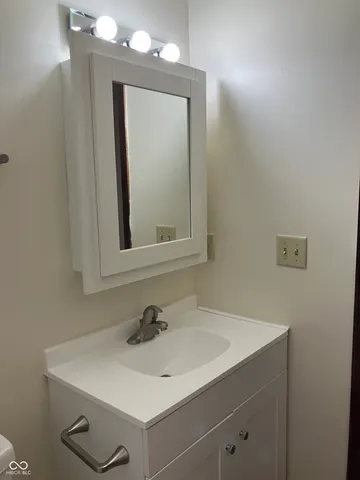 $900 | 778 Loews Boulevard, Greenwood, IN 46142