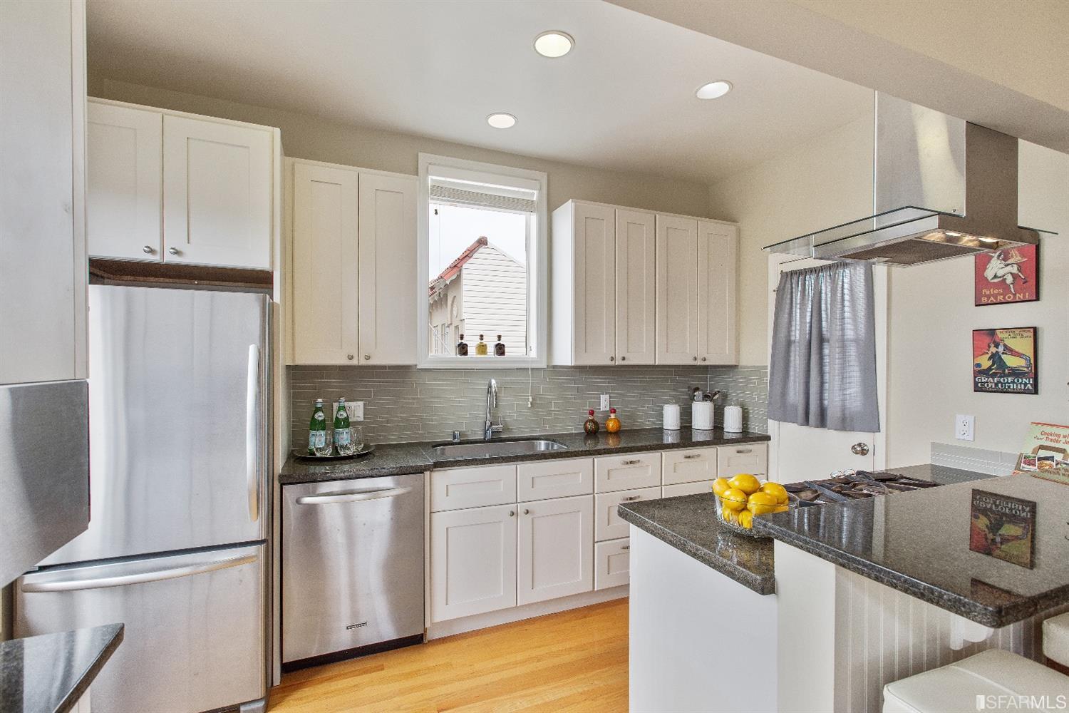 144-146 Capra Way San Francisco, CA 94123 - Photo 16 of 34