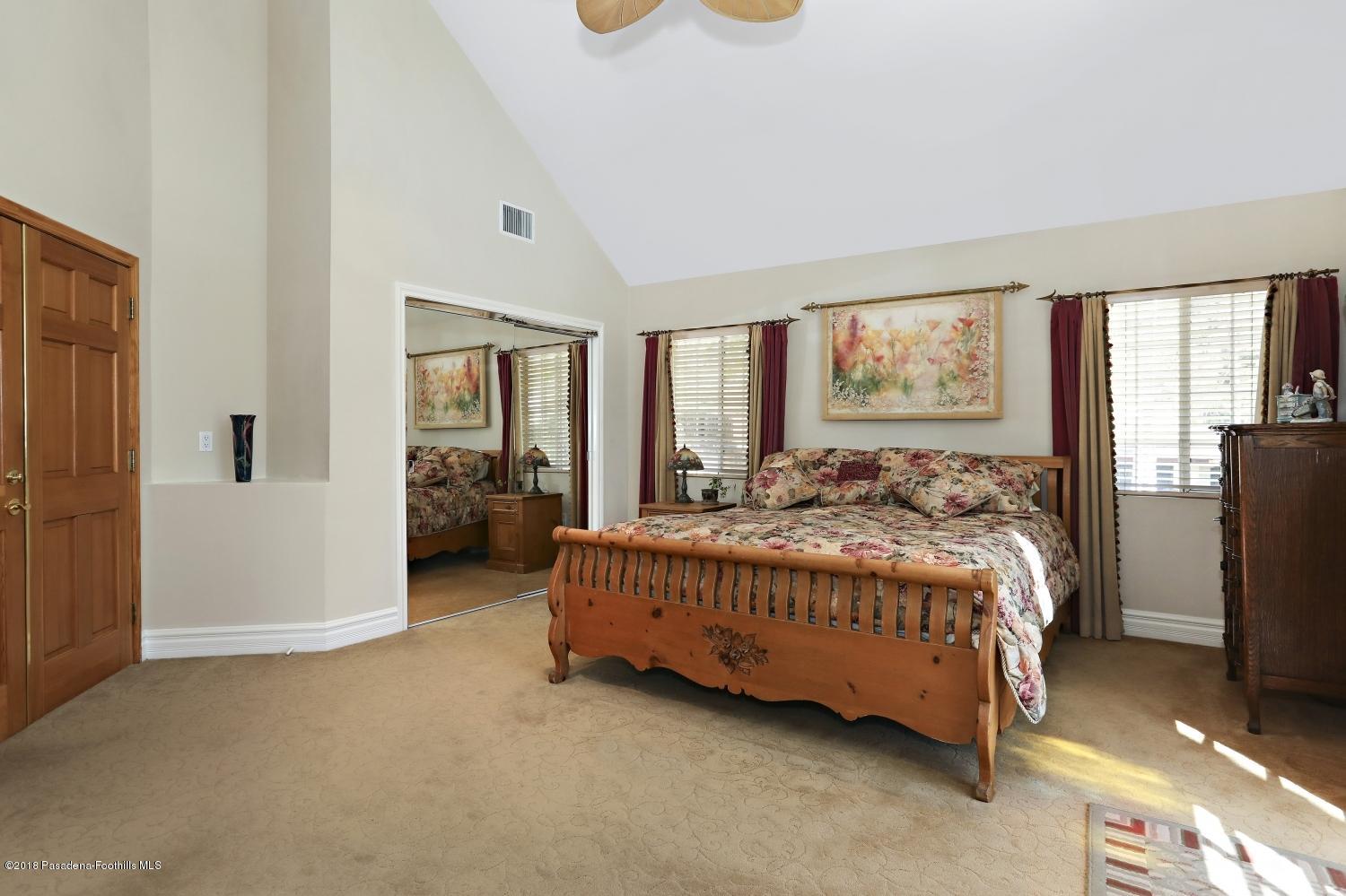4932 Viro Road La Canada Flintridge, CA 91011 - Photo 18 of 39 18