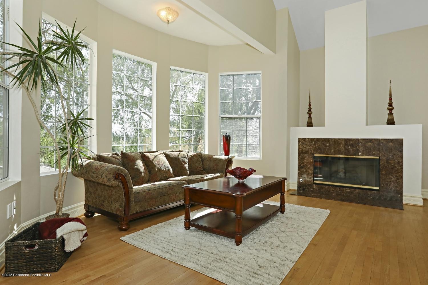 4932 Viro Road La Canada Flintridge, CA 91011 - Photo 6 of 39 06