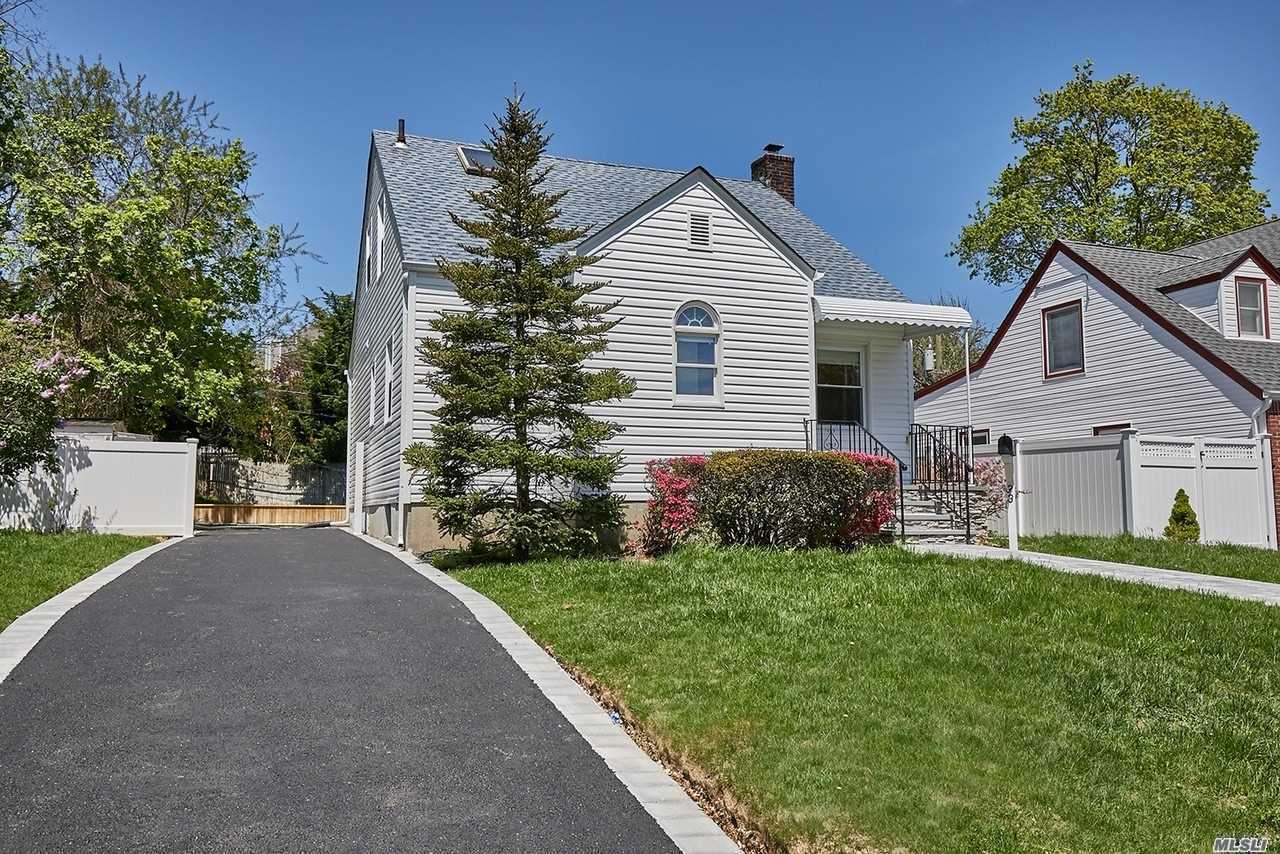 33 Sherman Road Farmingdale, NY 11735 - Photo 1 of 1 Gallery Image 1