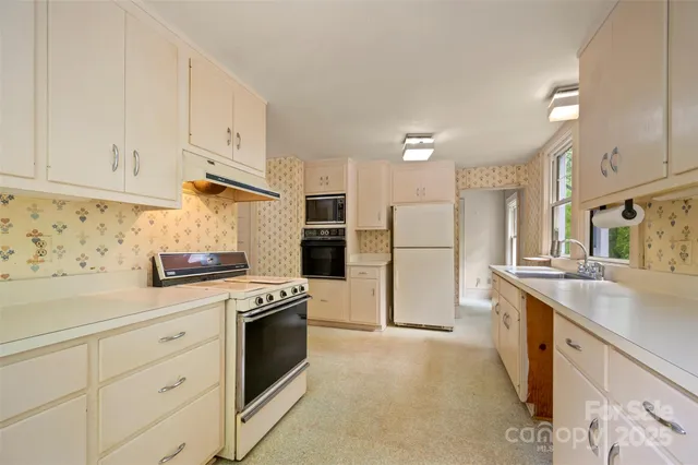 $870,000 | 93 Villa Barbara Lane, Tryon, NC 28782