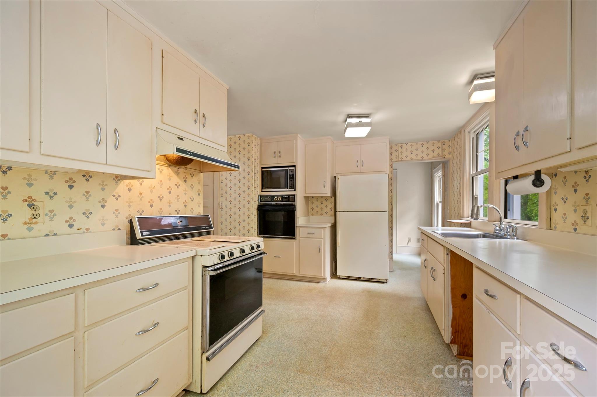 93 Villa Barbara Lane Tryon, NC 28782 - Photo 17 of 48