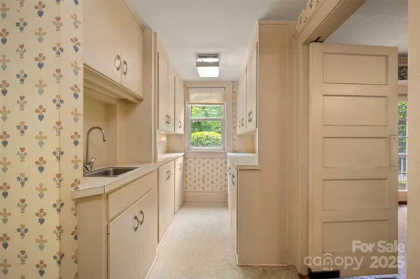 $815,000 | 93 Villa Barbara Lane, Tryon, NC 28782