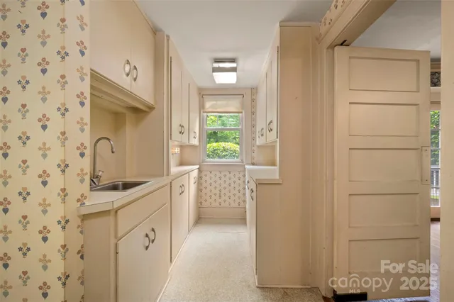 $870,000 | 93 Villa Barbara Lane, Tryon, NC 28782