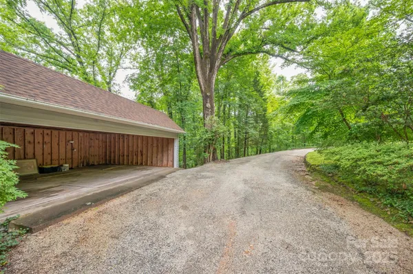 $815,000 | 93 Villa Barbara Lane, Tryon, NC 28782