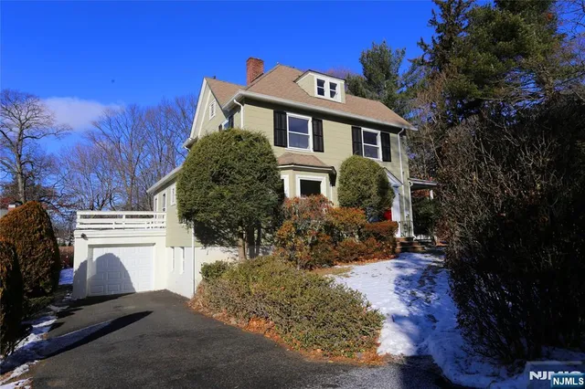$699,000 | 89 Rea Avenue, Midland Park, NJ 07432