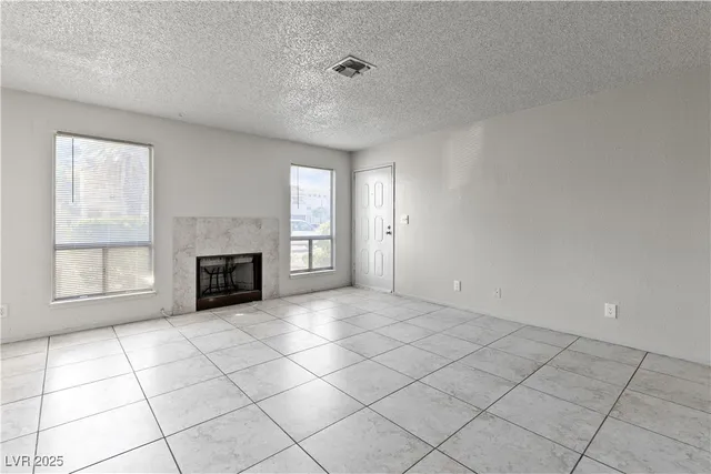 $1,400 | 4988 Newport Cove Drive, Unit A, Las Vegas, NV 89119