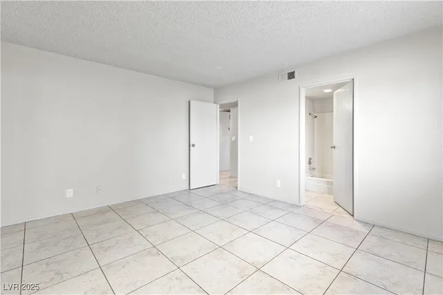 $1,400 | 4988 Newport Cove Drive, Unit A, Las Vegas, NV 89119