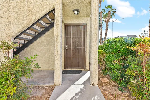 $1,400 | 4988 Newport Cove Drive, Unit A, Las Vegas, NV 89119