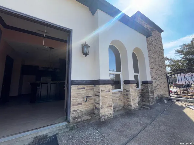 $1,600 | 3802 Daniela Loop, Laredo, TX 78043