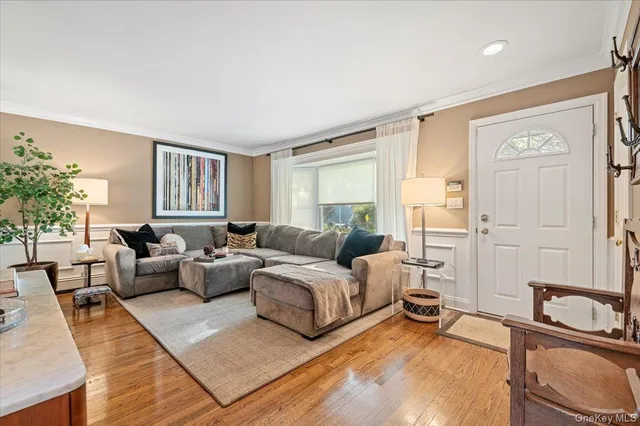 $1,275,000 | 9 Flint Lane, Jericho, NY 11753