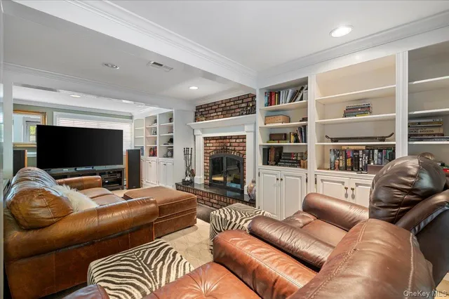 $1,275,000 | 9 Flint Lane, Jericho, NY 11753