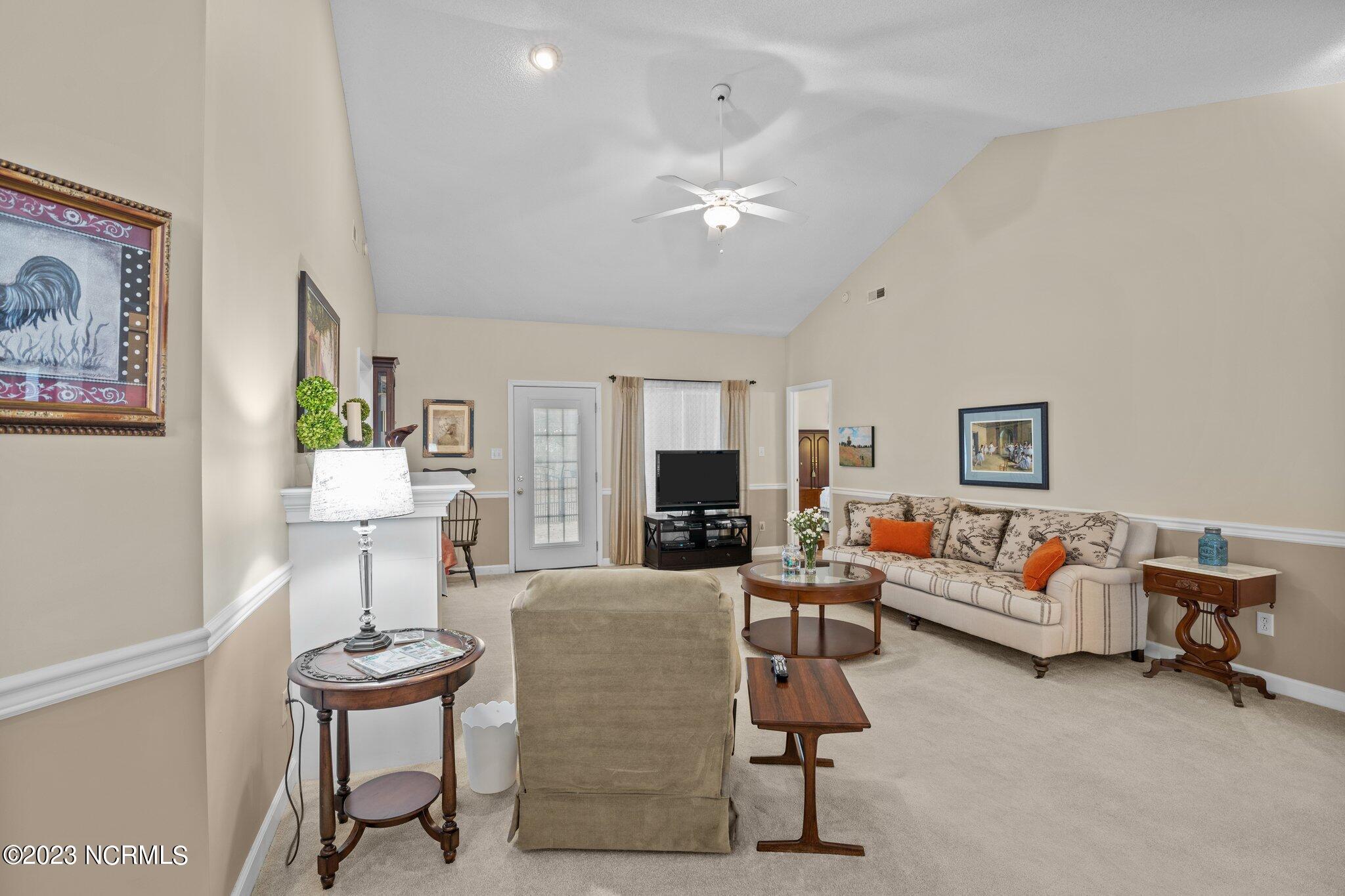 103 Neuchatel Road New Bern, NC 28562 - Photo 4 of 49 Living Space