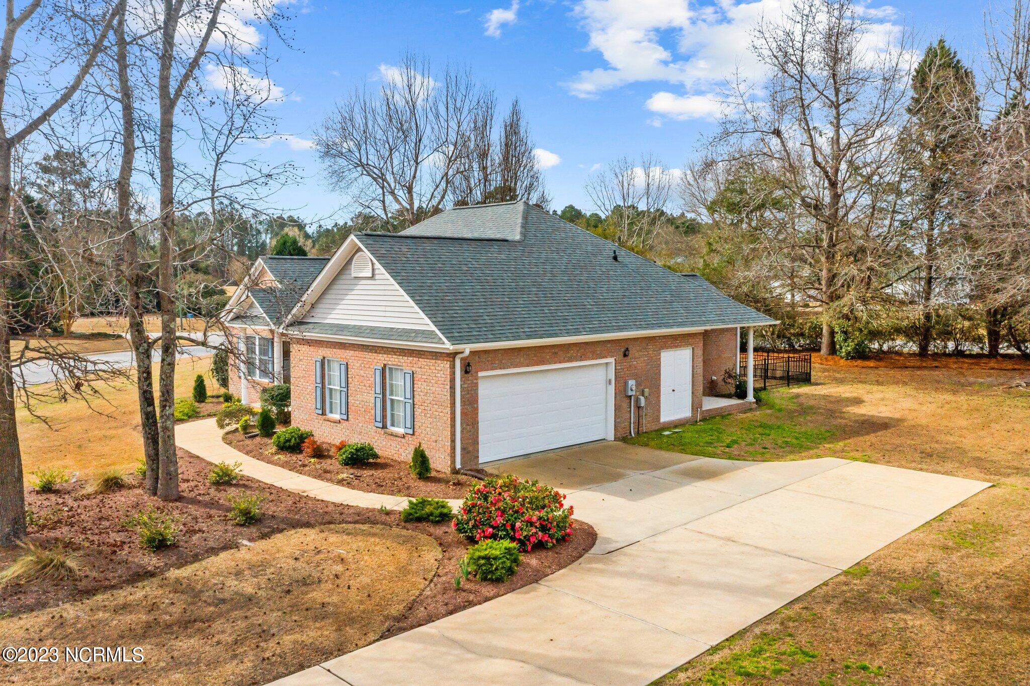 103 Neuchatel Road New Bern, NC 28562 - Photo 45 of 49 Garage and Storage