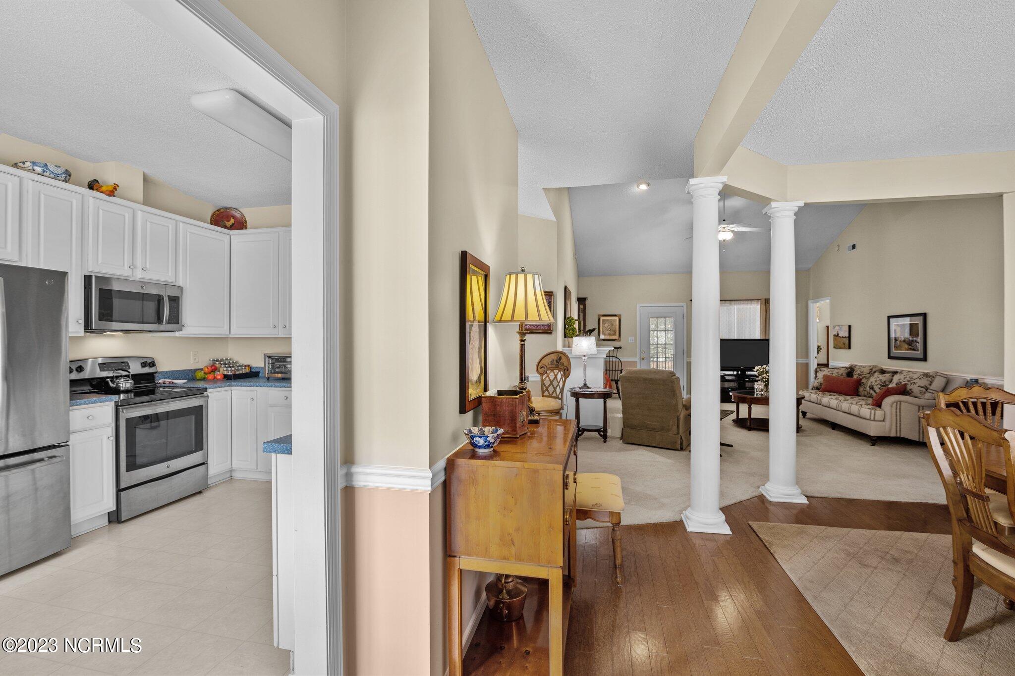 103 Neuchatel Road New Bern, NC 28562 - Photo 5 of 49 Foyer with Closet