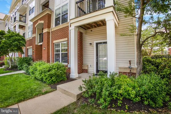 $2,900 | 11325 Aristotle Drive, Unit 5101, Fairfax, VA 22030
