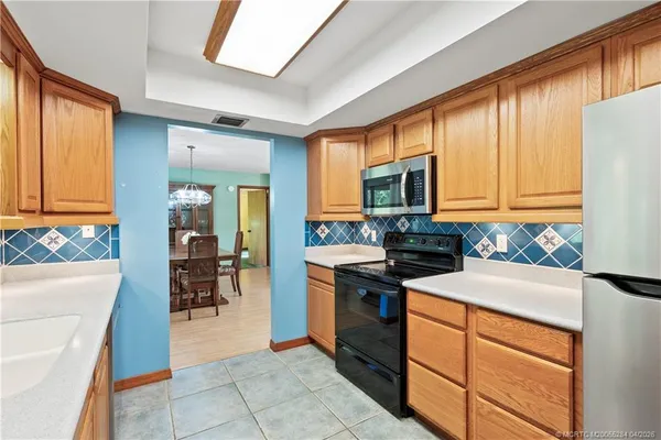 $595,000 | 903 Southwest Willow Lane, Palm City, FL 34990
