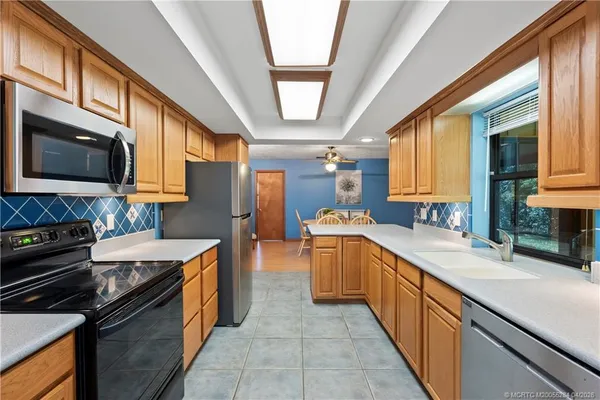$595,000 | 903 Southwest Willow Lane, Palm City, FL 34990