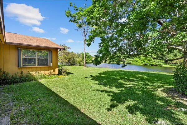$595,000 | 903 Southwest Willow Lane, Palm City, FL 34990